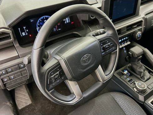 Used 2025 Toyota 4Runner SR5 image 18