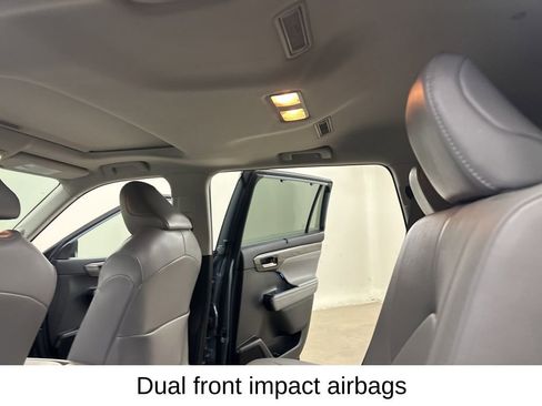 Used 2021 Toyota Highlander Limited image 32