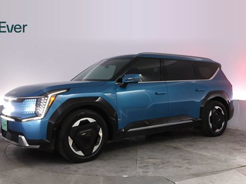 Used 2024 Kia EV9 Land AWD/4WD image 18