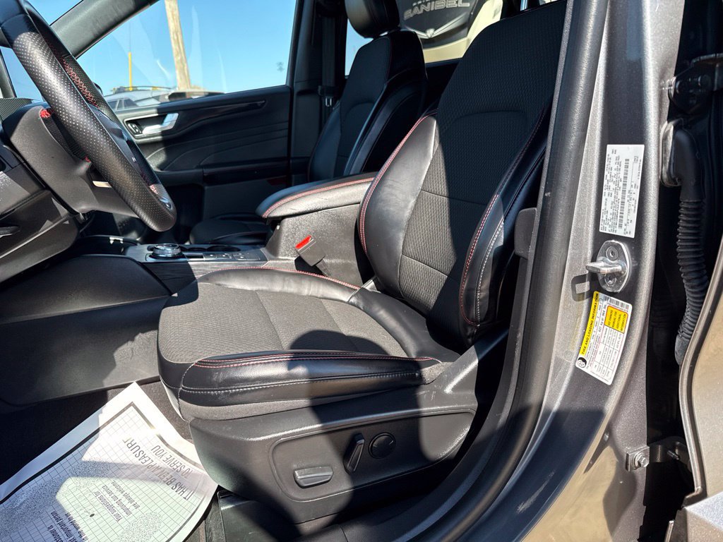 Used 2023 Ford Escape ST-Line FWD image 7