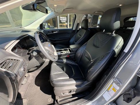 Used 2023 Ford Edge Titanium image 12