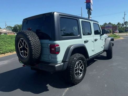 Used 2024 Jeep Wrangler Unlimited Rubicon w/ Convenience Group AWD/4WD image 8