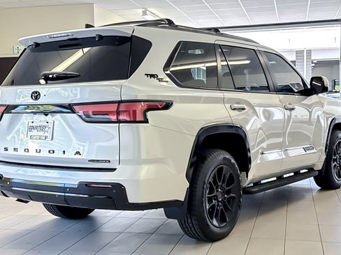 Used 2026 Toyota Sequoia Platinum w/ TRD Off-Road Package AWD/4WD image 4