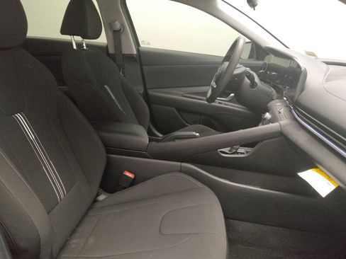 Used 2024 Hyundai Elantra SEL image 21