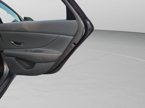Used 2025 Hyundai Elantra SEL FWD image 37