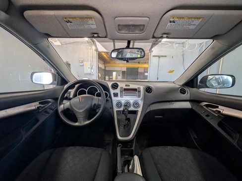 Used 2009 Pontiac Vibe w/ Preferred Package FWD image 27