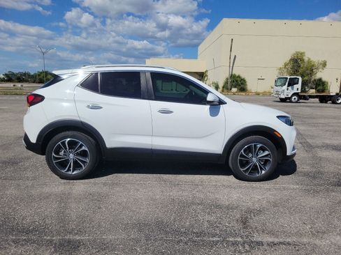 Used 2023 Buick Encore GX Select w/ Safety Package II AWD/4WD image 5