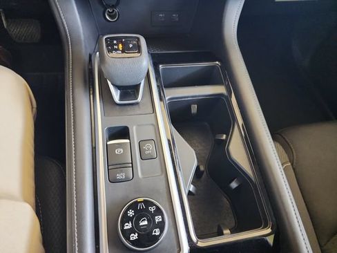 Used 2025 Nissan Pathfinder SV AWD/4WD image 19