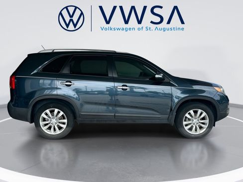 Used 2011 Kia Sorento LX w/ Convenience Pkg FWD image 8