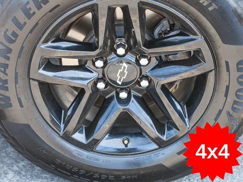 Used 2021 Chevrolet Silverado 1500 LT Trail Boss w/ Convenience Package II AWD/4WD image 11
