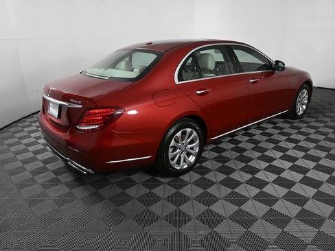 Used 2017 Mercedes-Benz E 300 4MATIC image 26