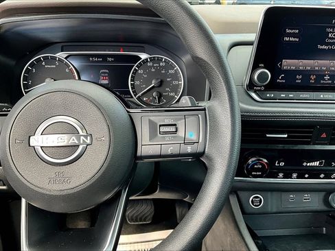 Used 2023 Nissan Rogue SV AWD/4WD image 14