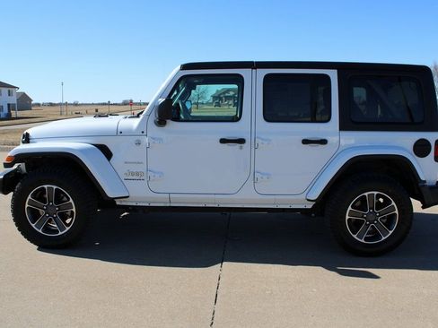 Used 2023 Jeep Wrangler Sahara image 15