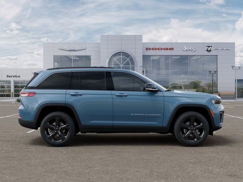 New 2026 Jeep Grand Cherokee Limited w/ Limited Altitude Package AWD/4WD image 47