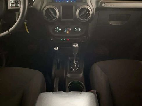 Used 2017 Jeep Wrangler Unlimited Sport w/ Connectivity Group AWD/4WD image 17