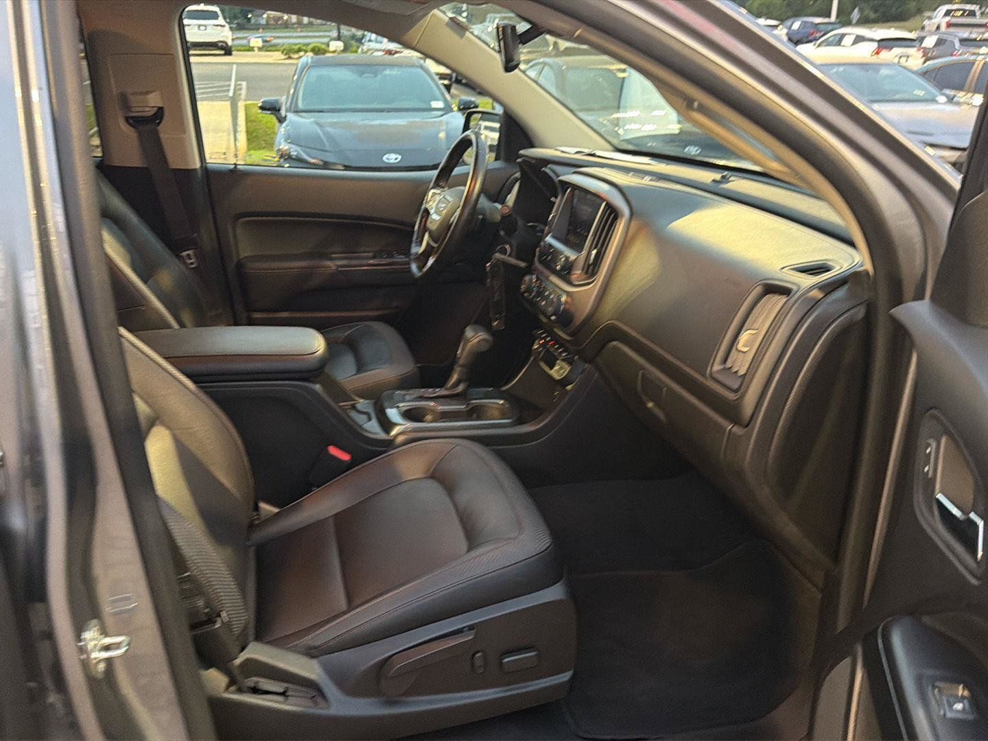 Used 2021 GMC Canyon AT4 w/ Driver Alert Package AWD/4WD image 13