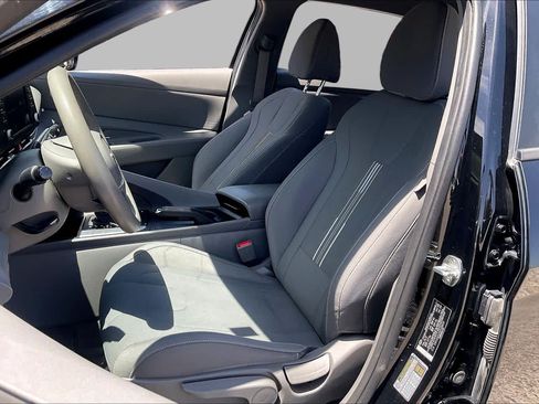 Used 2023 Hyundai Elantra SEL w/ Cargo Package FWD image 8