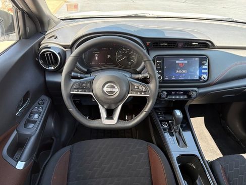 Used 2022 Nissan Kicks SR FWD image 9