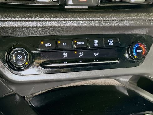 Used 2023 Buick Envision Preferred FWD image 14