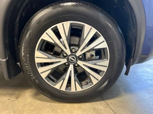 Used 2023 Nissan Rogue SV AWD/4WD image 11