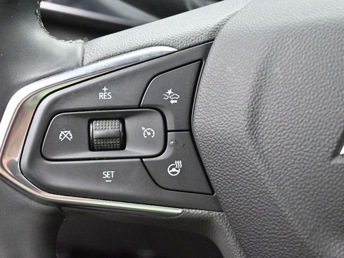 Used 2025 Chevrolet Trax ACTIV w/ Sunroof Package FWD image 18