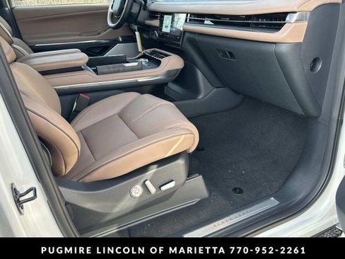 New 2026 Lincoln Navigator Black Label image 32