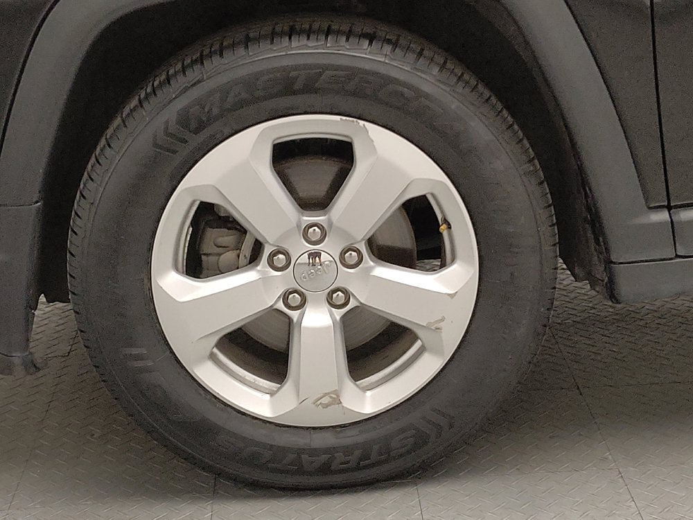 Used 2020 Jeep Compass Latitude FWD image 31