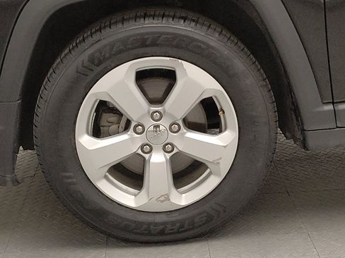 Used 2020 Jeep Compass Latitude FWD image 31