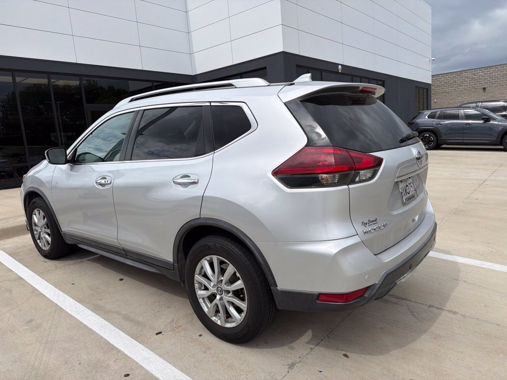 Used 2020 Nissan Rogue SV FWD image 9