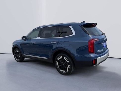 Used 2024 Kia Telluride S w/ S Sunroof Package FWD image 3