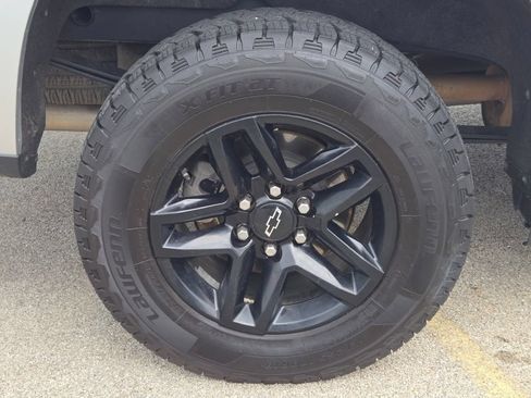 Used 2021 Chevrolet Silverado 1500 LT Trail Boss w/ Convenience Package II AWD/4WD image 15