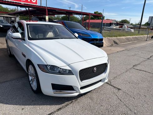 Used 2016 Jaguar XF Prestige RWD image 37