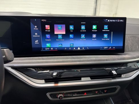 Used 2025 BMW X5 xDrive40i w/ M Sport Package image 24