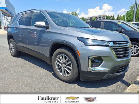 Used 2023 Chevrolet Traverse LT AWD/4WD image 1
