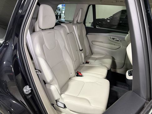 Used 2024 Volvo XC90 B5 Core AWD/4WD image 29