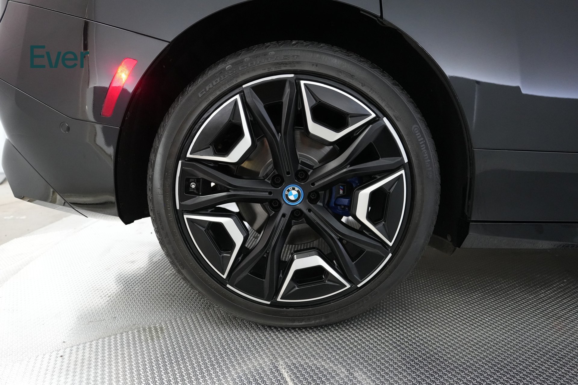 Used 2023 BMW iX M60 w/ Executive Package AWD/4WD image 21