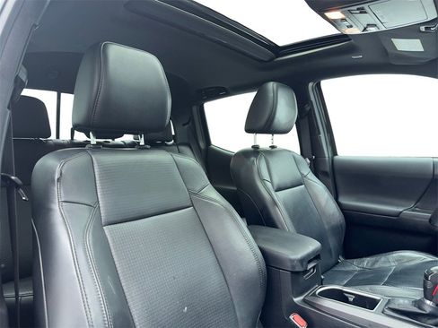 Used 2021 Toyota Tacoma TRD Sport image 45