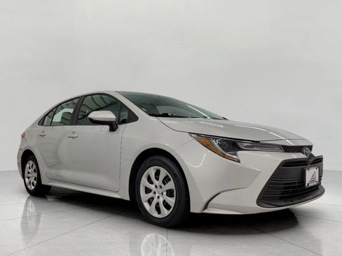 Used 2025 Toyota Corolla LE image 1