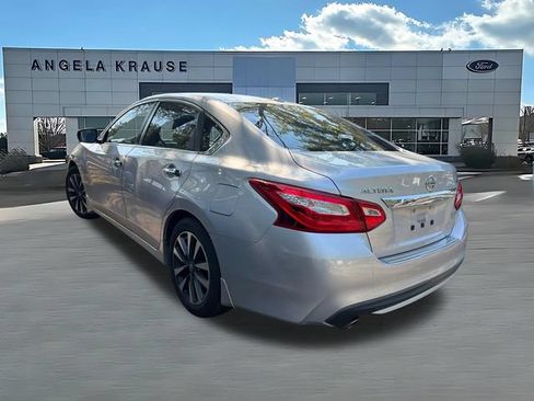 Used 2016 Nissan Altima 2.5 SL w/ 2.5 Technology w/LED Package FWD image 8