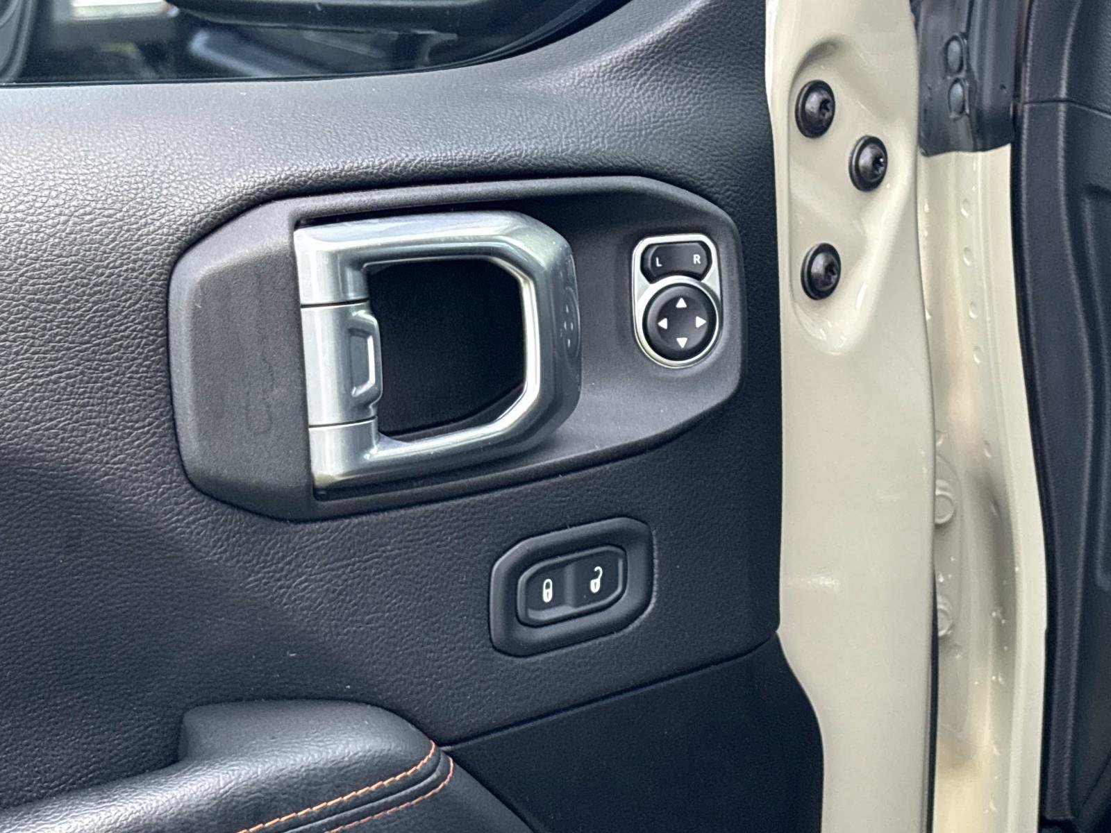 Used 2022 Jeep Gladiator Mojave w/ LED Lighting Group AWD/4WD image 19