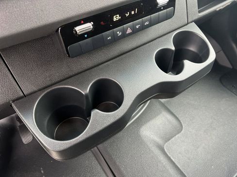 Used 2024 Mercedes-Benz Sprinter 2500 image 40