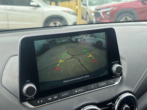 Used 2025 Nissan Sentra SV FWD image 22