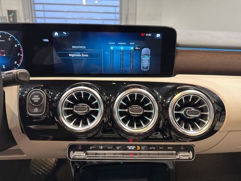 Used 2022 Mercedes-Benz A 220 4MATIC image 21