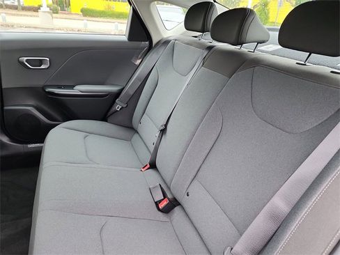 New 2025 Kia K4 LXS image 14