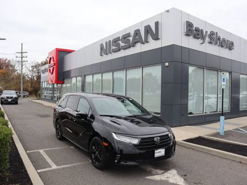 Used 2023 Honda Odyssey Sport image 2