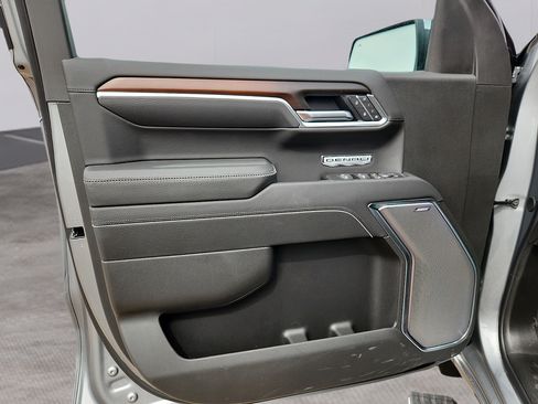 New 2026 GMC Sierra 1500 Denali w/ Denali Reserve Package AWD/4WD image 14