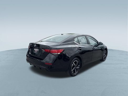 Used 2025 Nissan Sentra SV FWD image 8