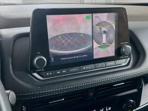 Used 2021 Nissan Rogue SV image 22