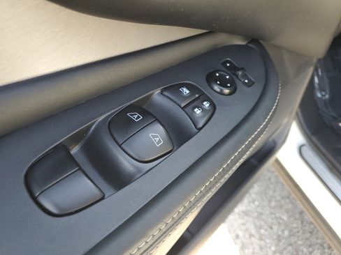 Certified 2022 Nissan Murano S image 15