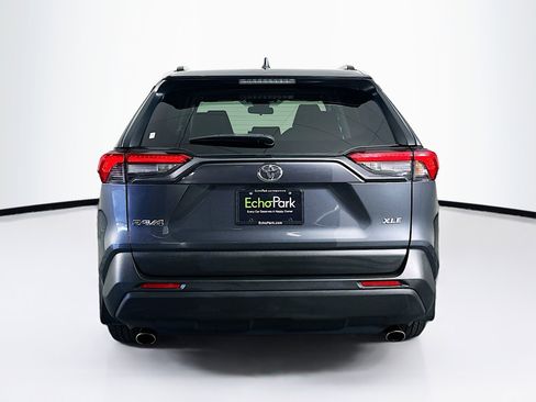 Used 2019 Toyota RAV4 XLE w/ Convenience Package FWD image 7